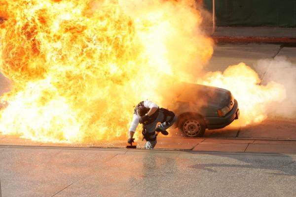 Bild 1 von 8: Explosion