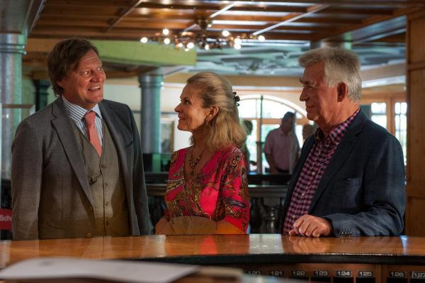 Bild 1 von 35: Im Bild (v.li.): Harald Windisch (Lois Grubinger), Andrea L?Arronge (Gräfin Schönberg), Heinz Marecek (Hannes Kofler).