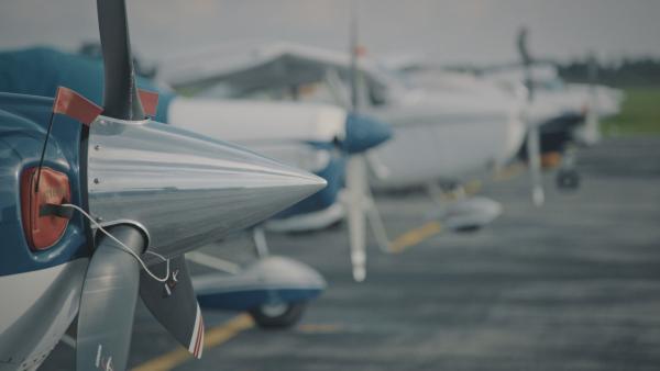 Bild 1 von 3: Für Kokainschmuggler eine beliebte Transport-Variante, um den Stoff über die Grenze zu bringen: Propellermaschinen.