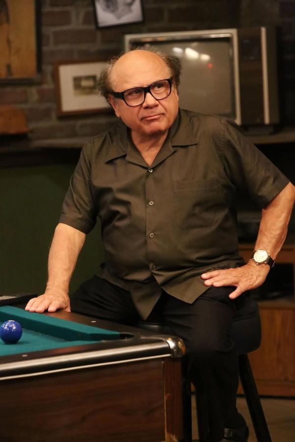 Bild 1 von 8: Frank Reynolds (Danny DeVito)