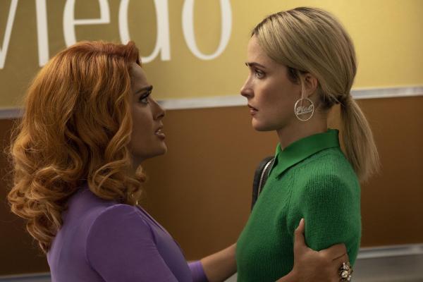 Bild 1 von 8: Claire Luna (Salma Hayek, l.); Mel (Rose Byrne, r.)