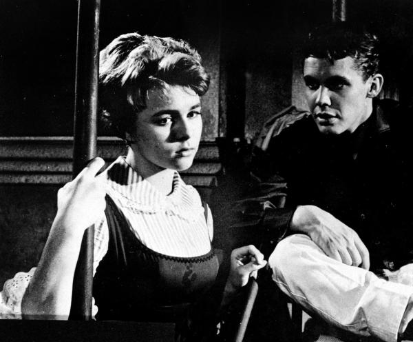 Bild 1 von 13: Im Bild: Peter Kraus (Peter), Conny Froboess (Conny).