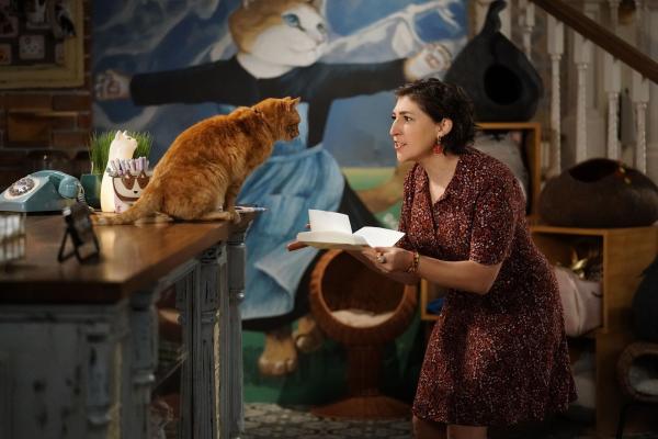 Bild 1 von 16: Kat (Mayim Bialik)