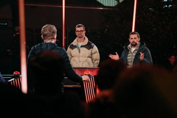 Bild 1 von 11: Joko Winterscheidt (l.); Klaas Heufer-Umlauf (r.)