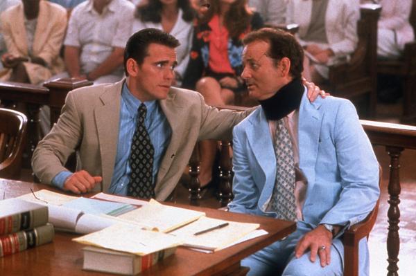 Bild 1 von 3: Sam Lombardo (Matt Dillon, l.) sucht Hilfe bei seinem Anwalt Ken Bowden (Bill Murray, r.), da er wegen Vergewaltigung angeklagt ist.