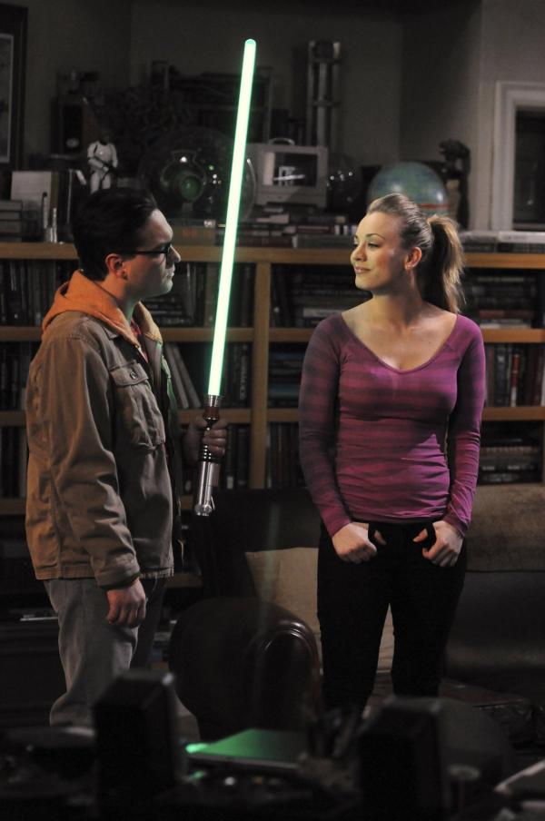 Bild 1 von 26: Verstehen sich prächtig: Leonard (Johnny Galecki, l.) und Penny (Kaley Cuoco, r.) ...