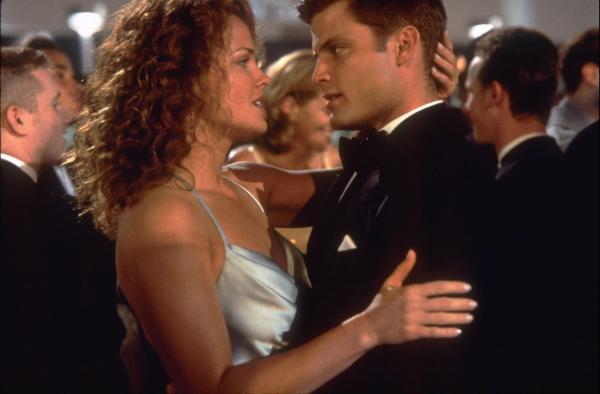 Bild 1 von 8: Dizzy Flores (Dina Meyer, l.); Johnny Rico (Casper Van Dien)