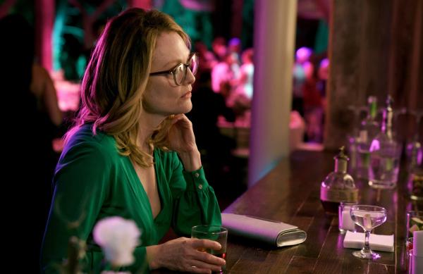 Bild 1 von 8: Gloria (Julianne Moore) hat keine Lust mehr auf etwas zu warten.