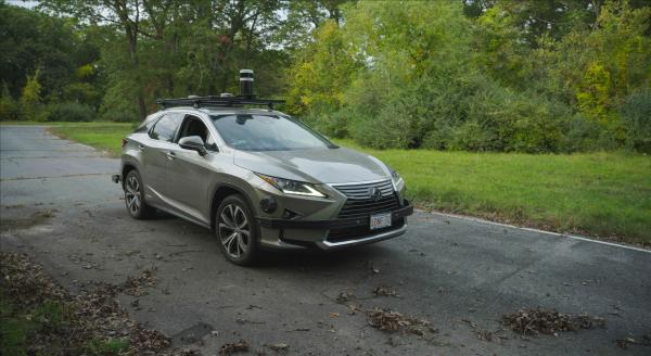 Bild 1 von 9: Das selbstfahrende Auto ist längst Realität. Dieses Modell jedoch verfügt über sein eigenes neuronales Netz, das während der Fahrt lernt.