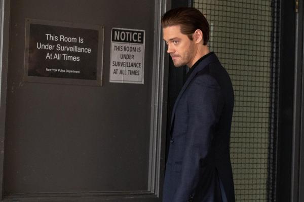 Bild 1 von 14: Malcolm Bright (Tom Payne)