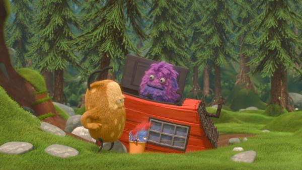 Bild 1 von 5: Kiwi sagt Strit, er soll den Eimer voller Wald-Kreaturen loswerden.