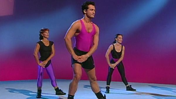 Bild 1 von 3: Die sanften Dehnübungen beim Stretching verbessern gezielt die Beweglichkeit. Durch regelmäßiges Training können Bewegungen bewusster, sicherer und harmonischer ausgeführt werden - dadurch sinkt die Verletzungsanfälligkeit beim Sport und im Alltag.