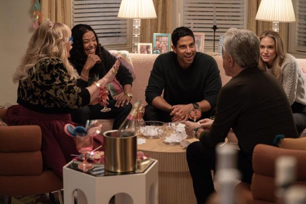 Bild 1 von 9: (v.l.n.r.) Penelope Garcia (Kirsten Vangsness); Dr. Tara Lewis (Aisha Tyler); Luke Alvez (Adam Rodriguez); David Rossi (Joe Mantegna); Jennifer Jareau (A.J. Cook)