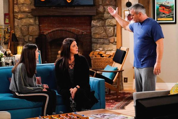 Bild 1 von 20: (v.l.n.r.) Kate Burns (Grace Kaufman); Andi Burns (Liza Snyder); Adam Burns (Matt LeBlanc)