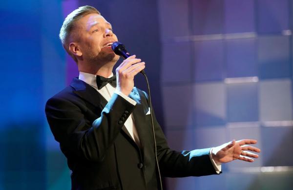 Bild 1 von 1: Musikeinlage von Tom Gaebel beim Deutschen Hörbuchpreis 2019