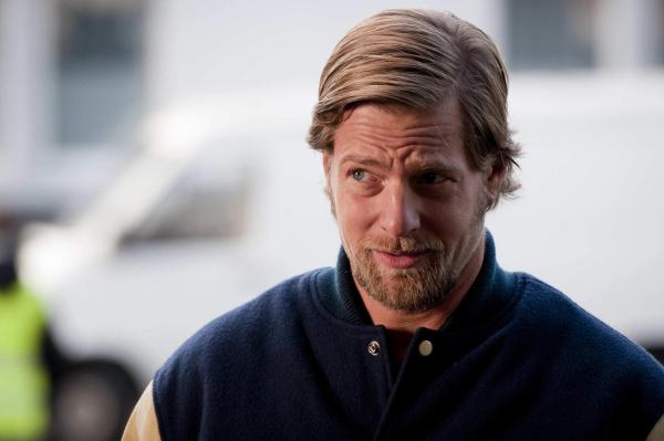 Bild 1 von 26: Mick (Henning Baum) ist der festen Überzeugung, dass erstens Benzin wirklich zu teuer ist und zweitens noch nie eine Protestaktion so sexy war, wie die der \