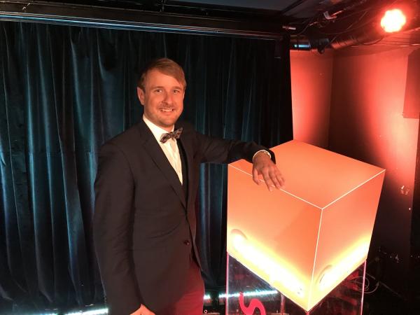Bild 1 von 3: Diesmal erläutert der Wirtschaftsinformatiker Prof. Dr. Gilbert Fridgen von der Universität Bayreuth das Datenmanagementsystem Blockchain.