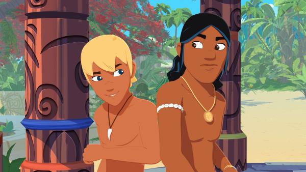 Bild 1 von 9: Yann (l.) und Auru (r.) sind zwar beste Freunde und haben wieder einmal ein Abenteuer erfolgreich zusammen bestanden, aber Auru übertreibt es manchmal mit seiner Angeberei. Yann zieht ihn dann immer ein wenig auf.