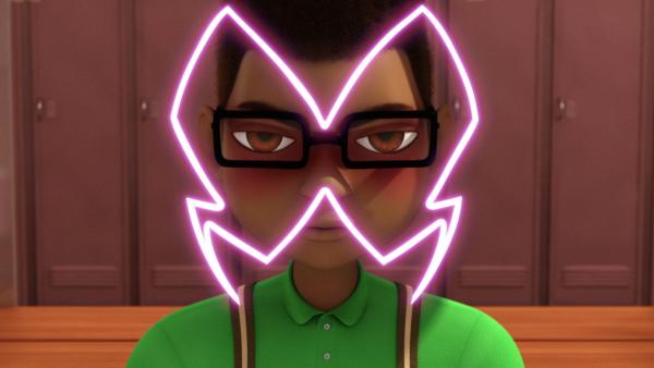Bild 1 von 4: Max hat ein neues Videospiel entwickelt, bei dem ehemalige Superschurken gegeneinander kämpfen. Aber keiner seiner Freunde kann ihm helfen, es zu testen, weil sie alle mit anderen Dingen beschäftigt sind. Auch Marinette hat noch mehr zu tun hat als sonst und deswegen beschlossen, keine Videospiele mehr zu spielen. Max ist so enttäuscht, dass Hawk Moth ihn in Gamer 2.0 verwandeln kann. Sein Spiel erwacht zum Leben und Ladybug und Cat Noir müssen Gamer 2.0 in seinem Spiel besiegen.