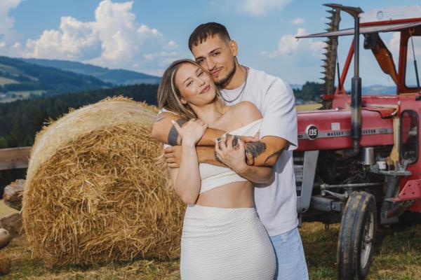 Bild 1 von 14: Melina Hoch (l.); Max Bornmann (r.)