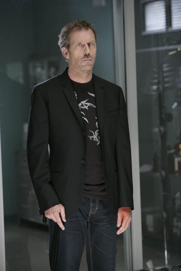 Bild 1 von 20: In der neuen Runde lässt Dr. House (Hugh Laurie) die weiblichen Bewerber gegen die männlichen antreten: Ihr Patient ist ein gelähmter junger Mann, der plötzlich aus ungeklärter Ursache ohnmächtig wurde.