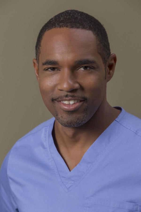 Bild 1 von 56: (12. Staffel) - Immer im Kampf auf Leben und Tod: Dr. Ben Warren (Jason George) ...