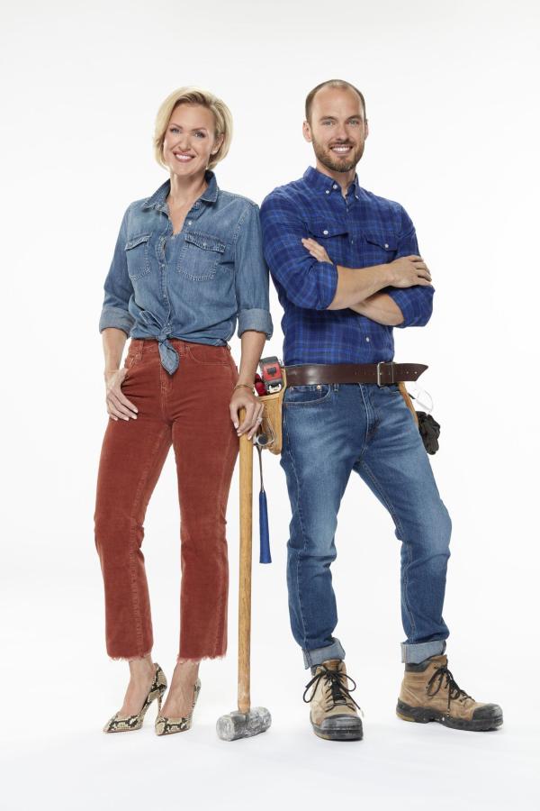 Bild 1 von 6: (1. Staffel) - Carolyn Wilbrink (l.); Billy Pearson (r.)