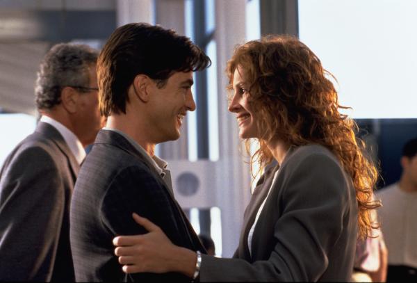 Bild 1 von 3: Julianne (Julia Roberts) freut sich, ihren besten Freund Michael (Dermot Mulroney) wiederzusehen.