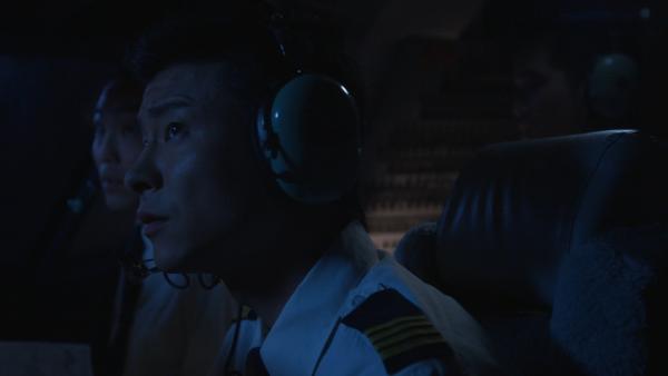 Bild 1 von 5: Die Japan Airlines 1628 fliegt auf einer Höhe von 10 000 Metern, als Kapitän Kenju Terauchi plötzlich ungewöhnliche Lichter am Horizont bemerkt. Der Fall löst im November 1986 eine Kontroverse aus.