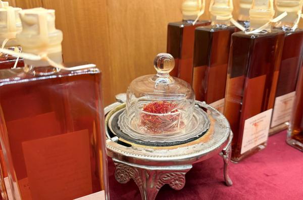 Bild 1 von 2: Safranessig