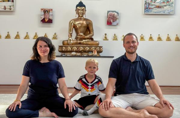 Bild 1 von 4: Praktiziert den Buddhismus in Hamburg: Familie Erdmann