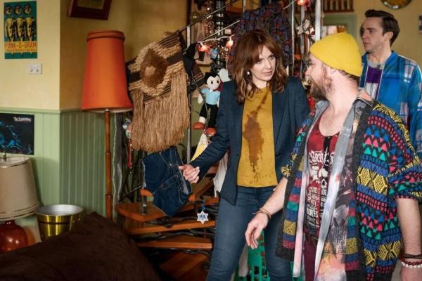 Bild 1 von 5: Lauren (Katherine Parkinson, l.); George (David Gannon, r.)