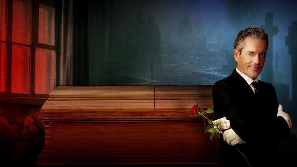 Bild 1 von 3: Im Bild: Er ist charmant, gut aussehend und kann trösten. Sein Beruf: Bestatter. Wer sich in ihn verliebt, verliert nicht nur sein Herz, sondern manchmal auch viel Geld.