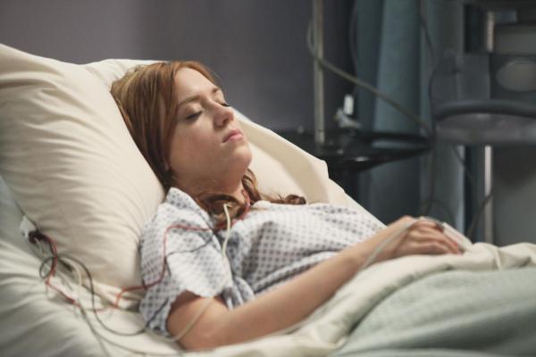 Bild 1 von 45: Wird Julie (Andrea Bowen) alles gut überstehen?