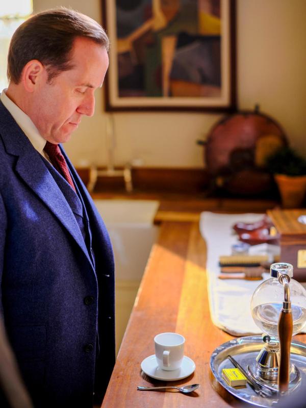 Bild 1 von 11: Im Bild: Professor Jasper Tempest (Ben Miller) unterwirft sich in seinem Alltag strikter Routine.