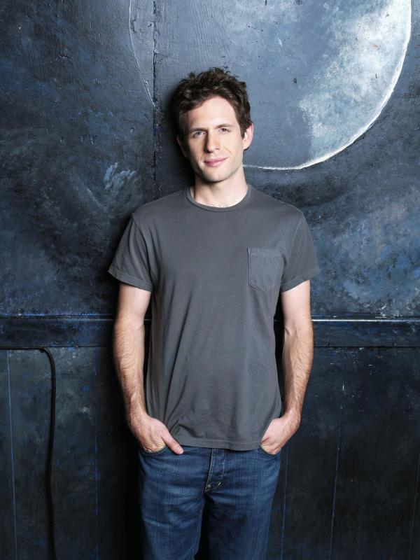 Bild 1 von 17: (1. Staffel) - Ist Mitbesitzer eines schlecht besuchten Pubs in Philadelphia: Dennis (Glenn Howerton) ...