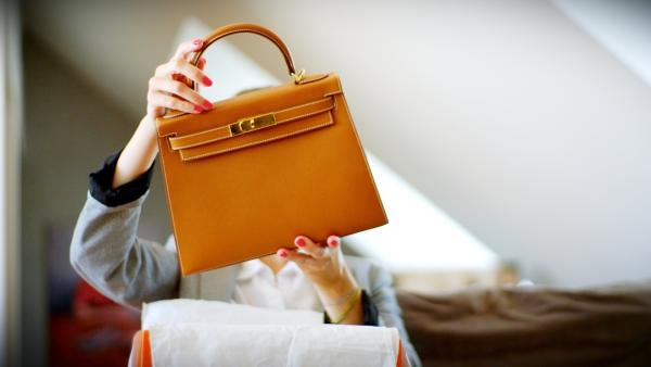 Bild 1 von 6: Auf den ersten Blick wirkten alle Taschen echt, erst später tauchten Zweifel auf.