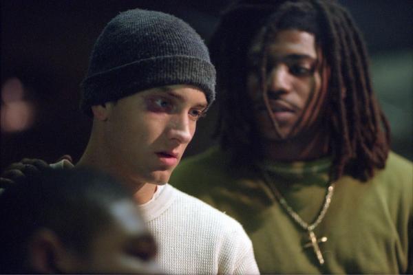 Bild 1 von 13: Jimmys Freund Future (Mekhi Phifer, r.) versucht ihn zu überreden, beim Rap Battle mit zu machen. Jimmy (Eminem, l.) will gewinnen, dies kann ihm jedoch nur gelingen, wenn er seine eigene Stimme findet ...