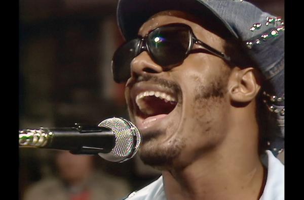 Bild 1 von 2: Stevie Wonder 1974 im \