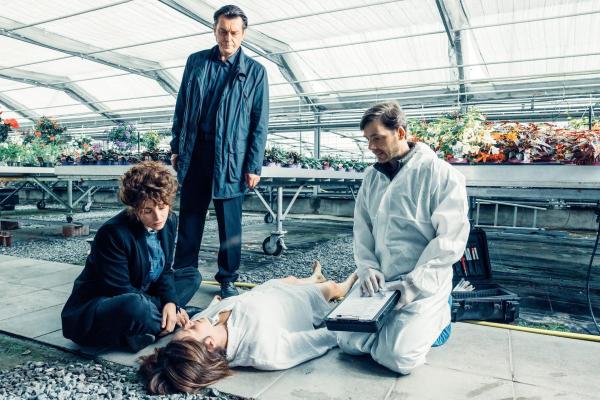 Bild 1 von 27: Im Bild (v.li.): Anna Werner Friedmann (Mara Eisler), Hary Prinz (Thomas Komlatschek), Miriam Stein (Saskia Prixner), Stefan Pohl (Thomas Egger),
