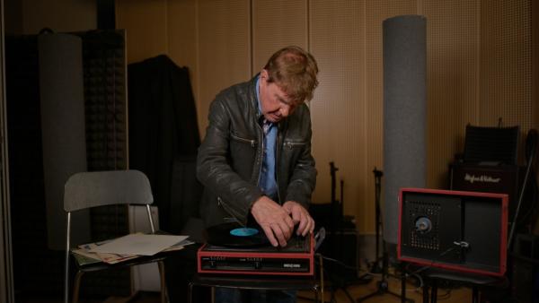 Bild 1 von 9: Frank Schöbel, Schlagerstar der DDR, stellt seine größten Hits vor.