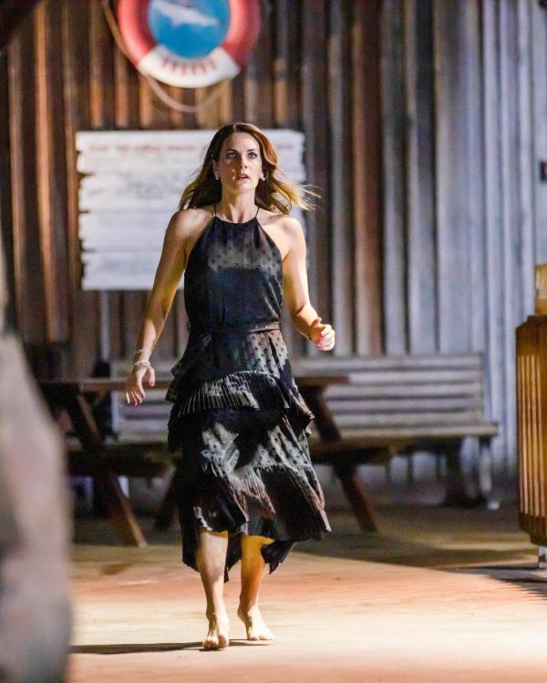 Bild 1 von 4: Im Bild: Jolene Anderson (Dr. Grace Molyneux).