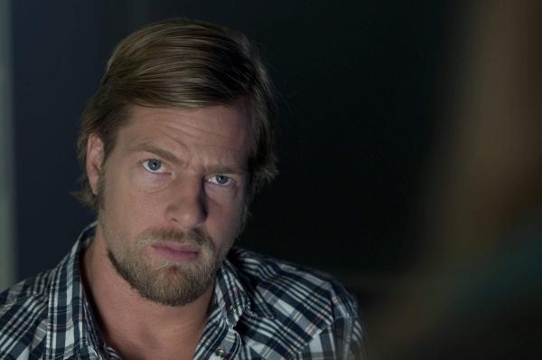 Bild 1 von 29: (2. Staffel) - Eckt gerne an und bringt damit Kollegen, Vorgesetzte und Verdächtige in die Bredouille: Mick (Henning Baum) ...