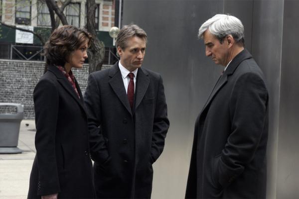 Bild 1 von 10: (l-r) Alana de la Garza as Asst. D.A. Connie Rubriosa, Linus Roache as A.D.A. Michael Cutter, Sam Waterston as D.A. Jack McCoy -- NBC