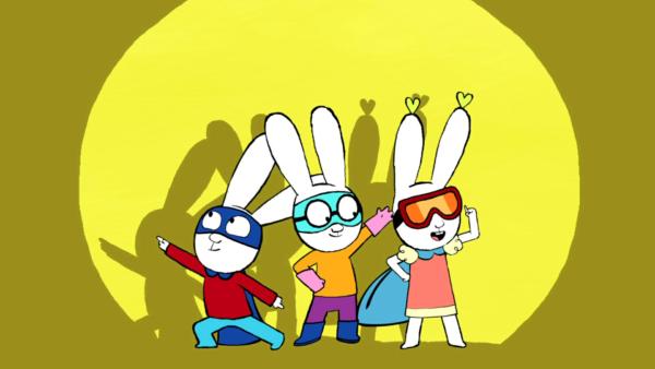Bild 1 von 3: Als Superhelden-Trio verkleidet, fassen Simon (l.), Ferdinand (M.) und Lou (r.) den Mut, sich dem Monster im Baumhaus entgegenzustellen.