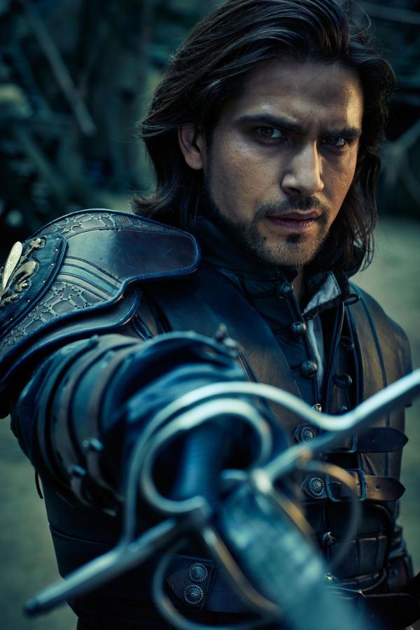 Bild 1 von 9: D'Artagnan (Luke Pasqualino)