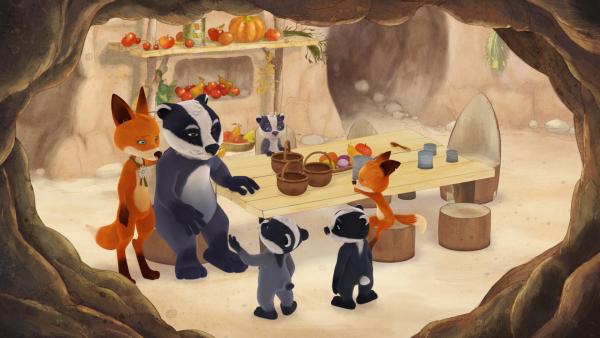 Bild 1 von 3: Jedes Kind darf seine Lieblingssachen in einen Korb packen, dann muss die Familie den Bau verlassen.