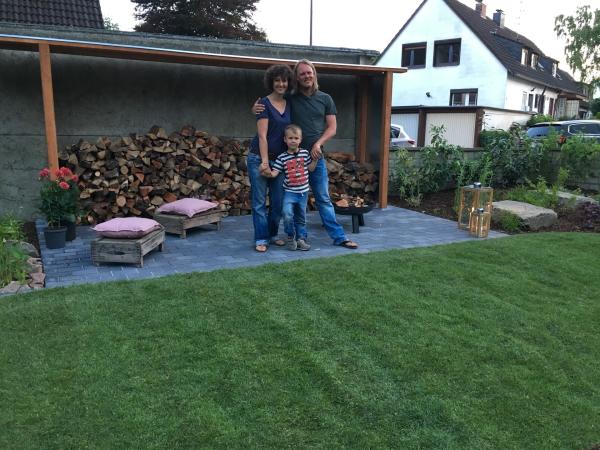 Bild 1 von 2: Familie Niklisch.