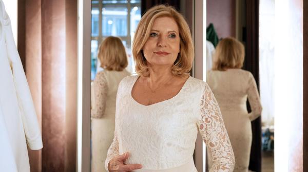 Bild 1 von 8: Isabel von Brede (Sabine Postel)