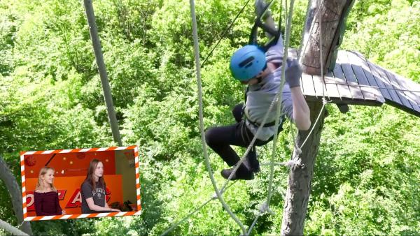Bild 1 von 13: Im Bild: Auf Christoph warten heute beim Outdoorklettern spektakuläre Hindernisse in den Baumwipfeln des Waldseilparks.